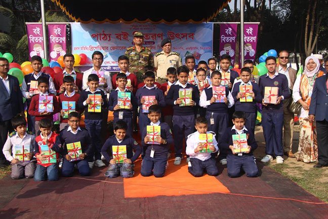 Anita Ria Hosts Book Distribution Drive to Empower Underprivileged Students